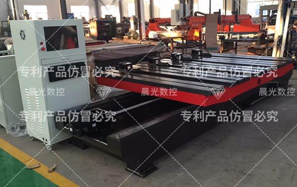  操作沖床自動(dòng)沖料機(jī)時(shí)應(yīng)該注意什么？